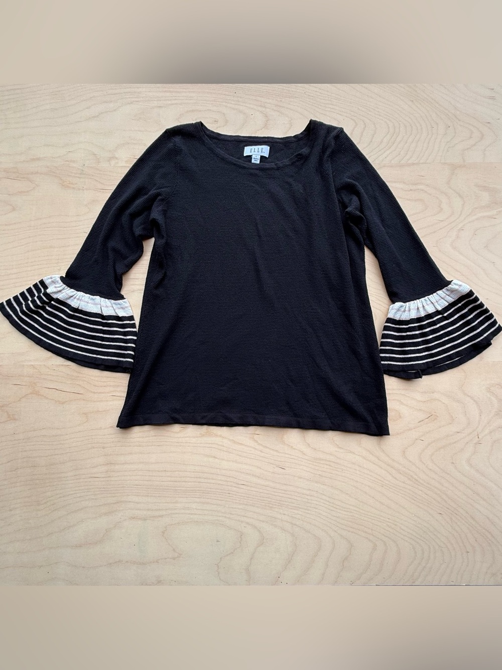 Elle Black Ribbed Bell Sleeve Top Striped Ruffle Cuffs 3/4 Sleeve Women's size L
